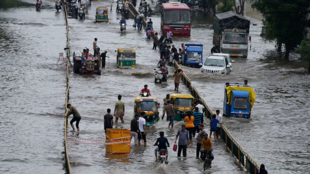 Rain will not stop in Gujarat now, IMD issued orange alert