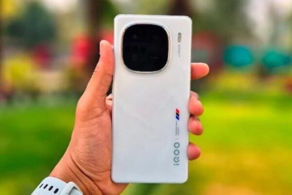 Low prices for the iqoo 12 5g at the amazon great indian festival