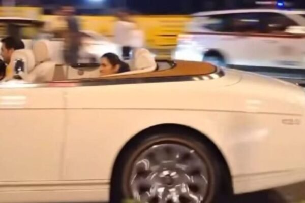 On The Streets of Mumbai, Akash-Shloka and Isha Ambani Travelled in a Rolls-Royce in a Royal Style