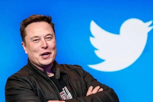 Elon musk is the first person on social media to have 200 million followers