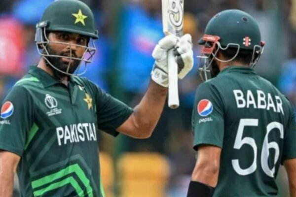 This pakistani player apologised,for supporting babar and dropped before the pcb