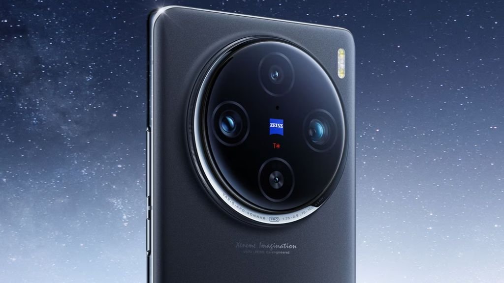 On october 14, a smartphone with a 200mp periscope camera lens will be launched