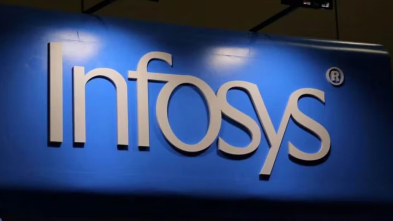 Infosys employees are in for a treat they will get an 85% bonus along with their salary for qualified workers, infosys has announced an