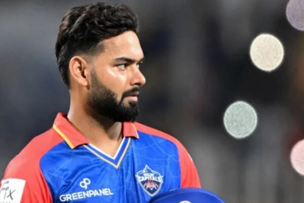 Rishabh pant beats shreyas iyer to become the most expensive player at rs 27 crore