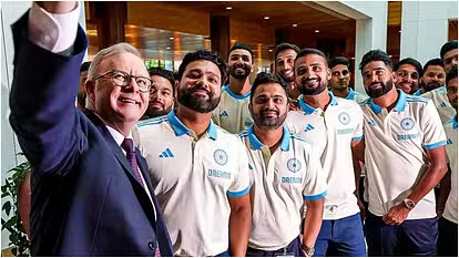 Virat Kohli with Australia Minister