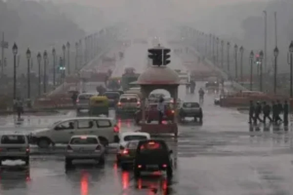 The Temperature Dropped in Delhi-NCR After The Rain, and AQI Got Really Bad