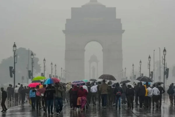 Rain in Delhi and an Alert For Rain in Uttar Pradesh and Bihar Changed The Weather