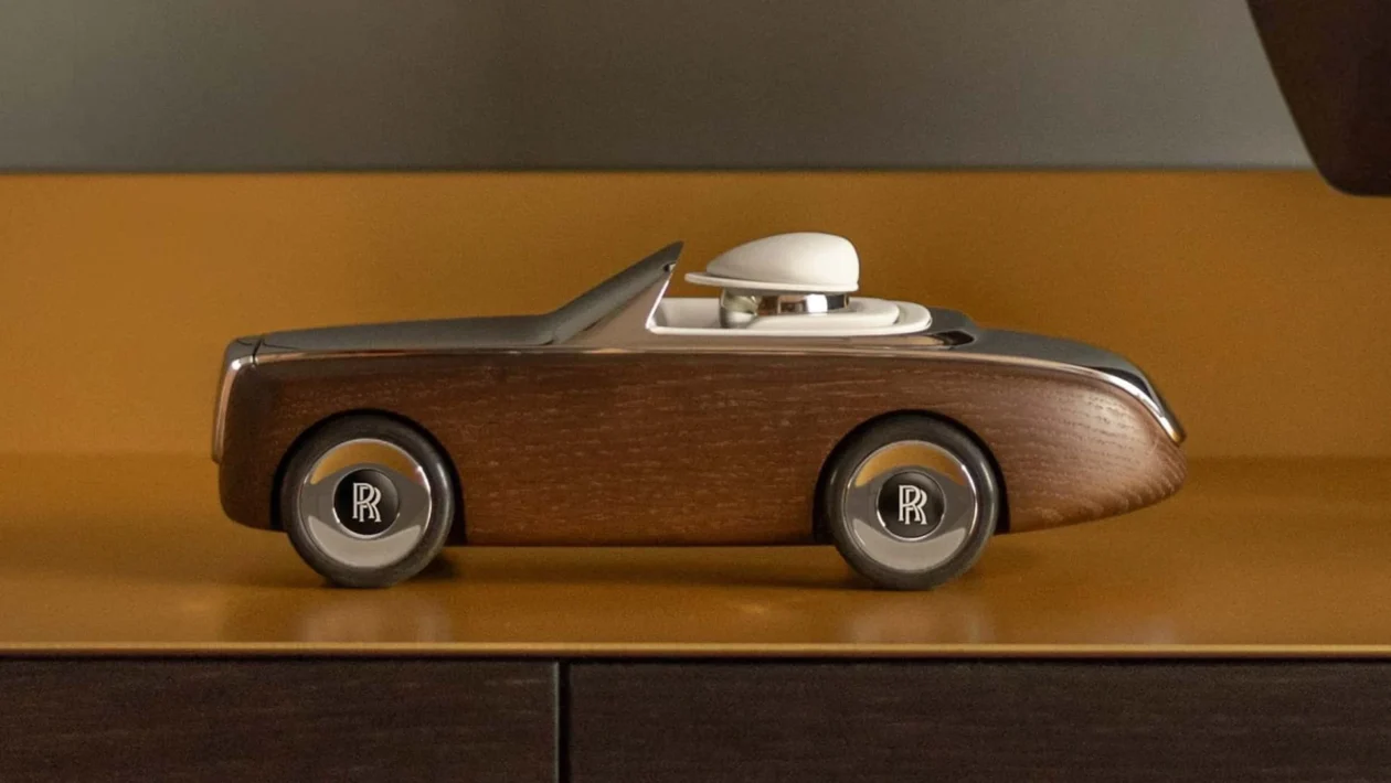 Cameo, a Miniature Home Decor Piece Unveiled by Rolls-Royce