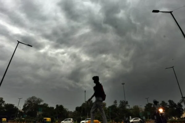 Delhi Weather Update: Rain Changed The Weather Causing Temperatures to Drop in These States Including Delhi